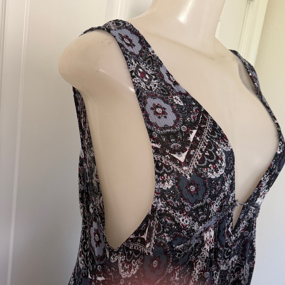 Size - Picture 3 of 9